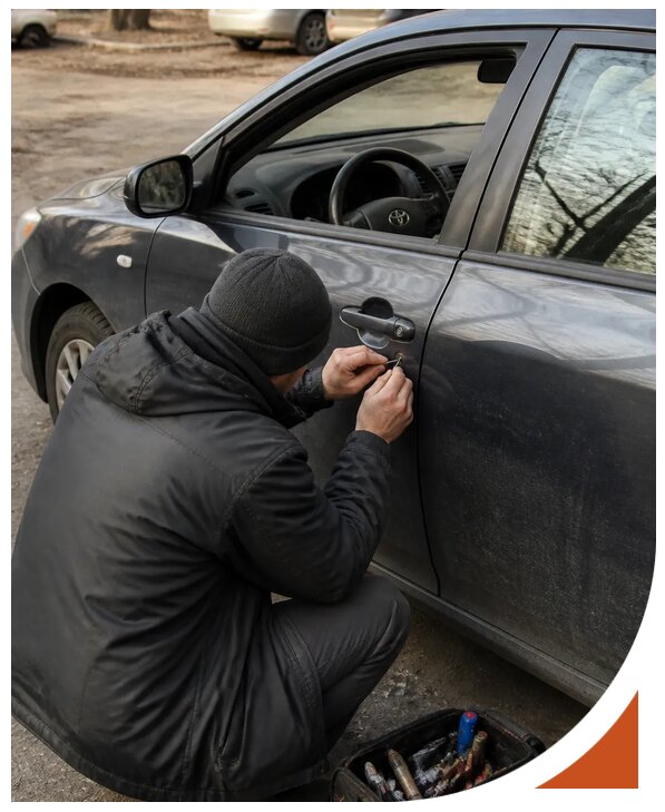 Профессиональное вскрытие автомобиля Тойота без повреждений в Химках